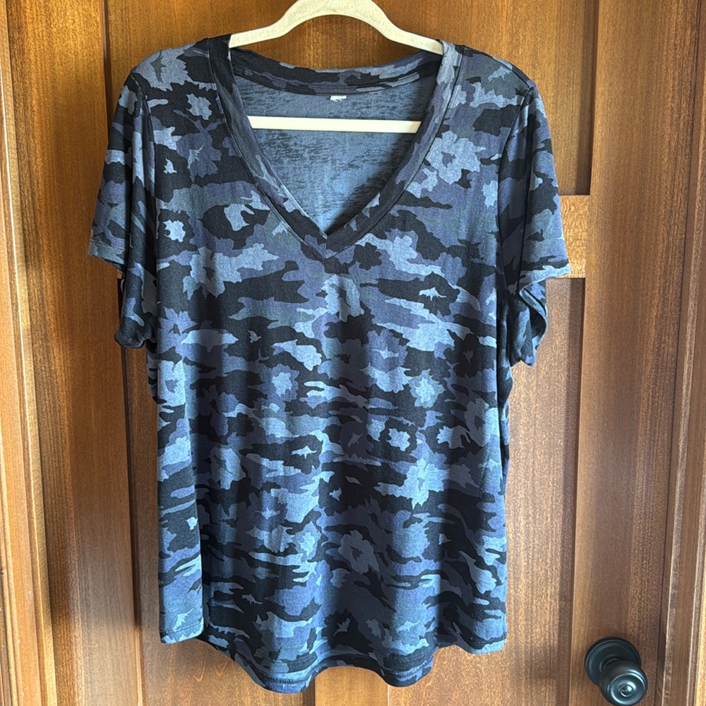 Athleta V Neck
